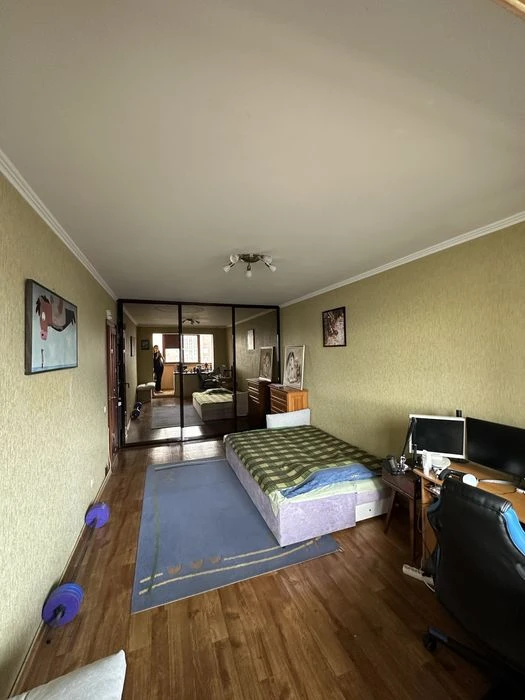Продаж 1-кімнатної квартири, район Митниця, вул. Героїв Дніп