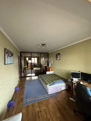 Продаж 1-кімнатної квартири, район Митниця, вул. Героїв Дніп