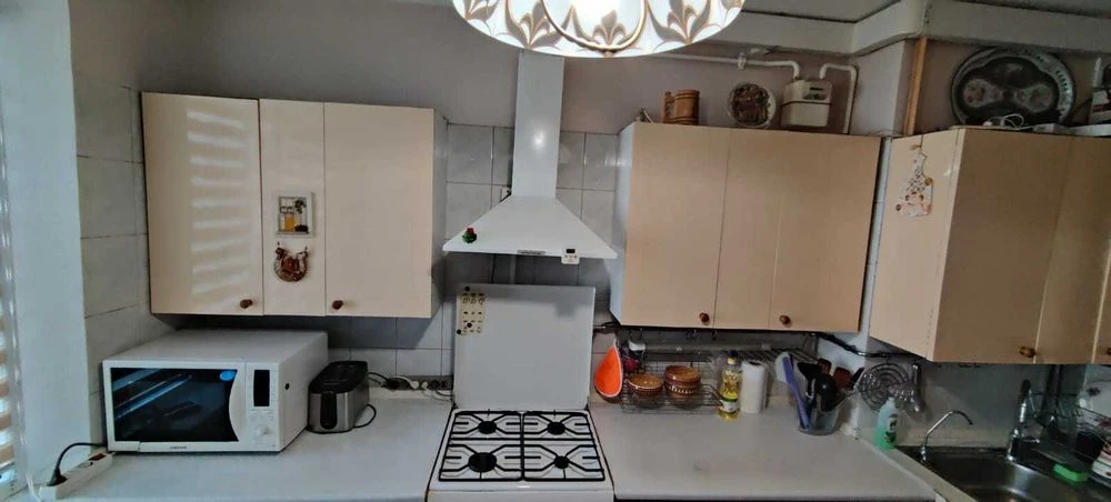 Продам Балковская /Средняя 3 ком. квартира
