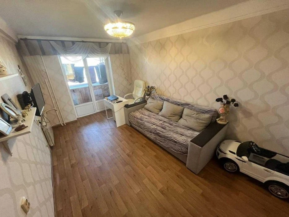 Продаж 3-кімнатної квартири на Березняках, просп. Павла Тичи