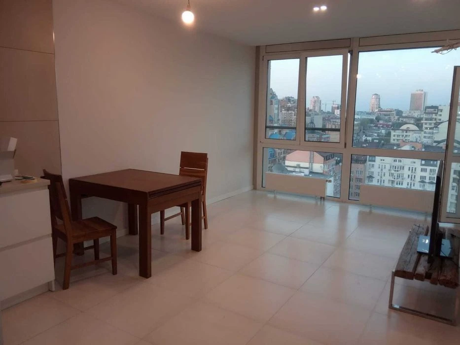 Hoffmann House продаж Золотоустівська 34, 1 кім, 52кв.м, 130