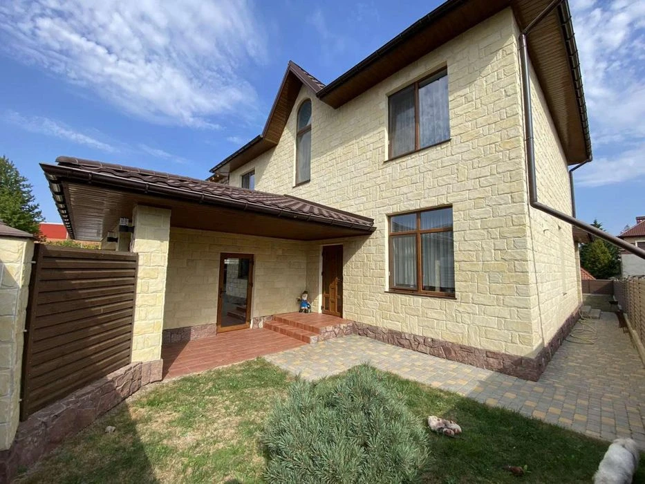 House for sale in Sauvignon, 220m²