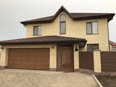House for sale in Sauvignon, 220m²