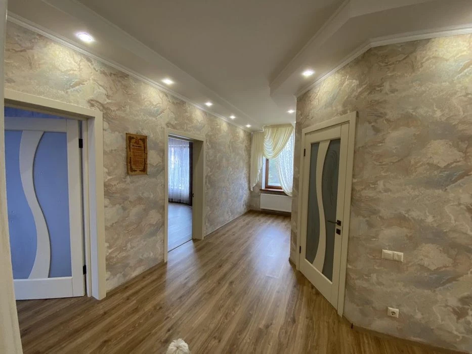 House for sale in Sauvignon, 220m²