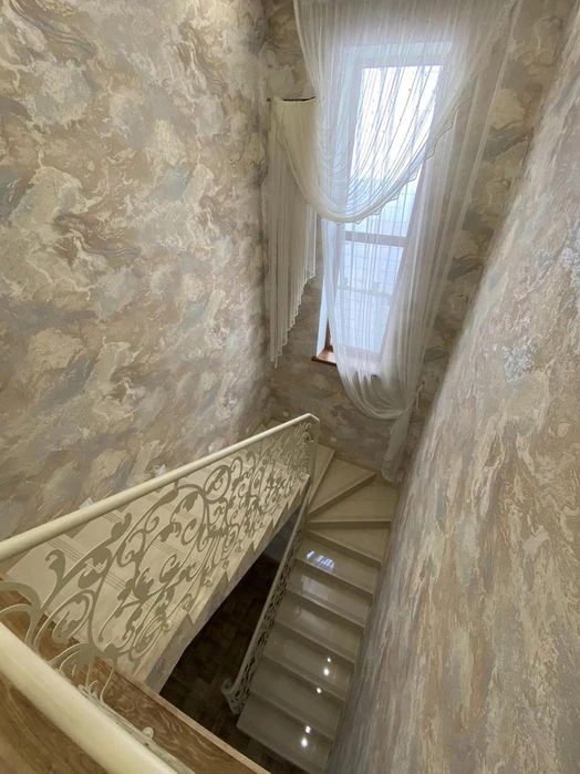 House for sale in Sauvignon, 220m²
