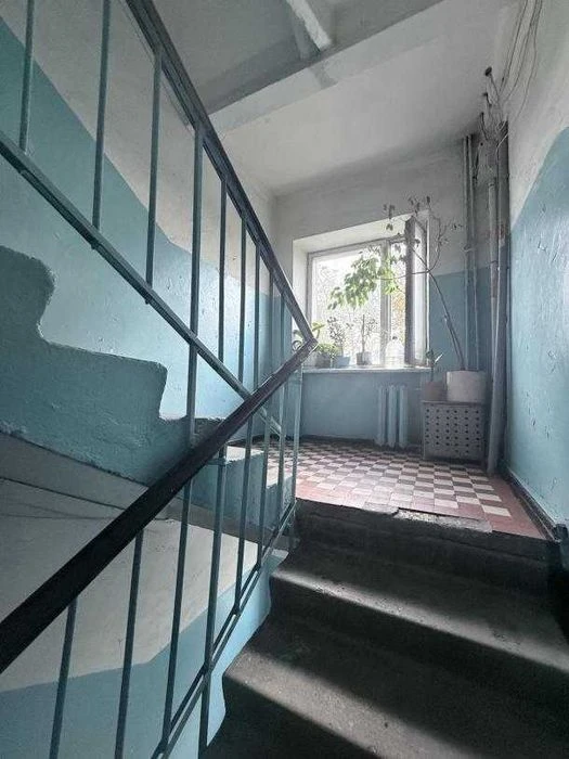 Продам 2 комн.квартиру жилое состояние в районе Одесская