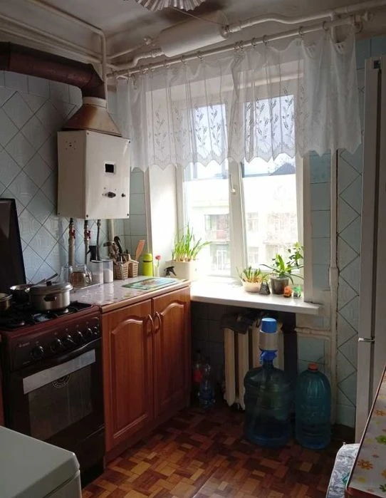 I will sell a 2-room apartment, Niz Kirova, Polya, center, ul. Phi
