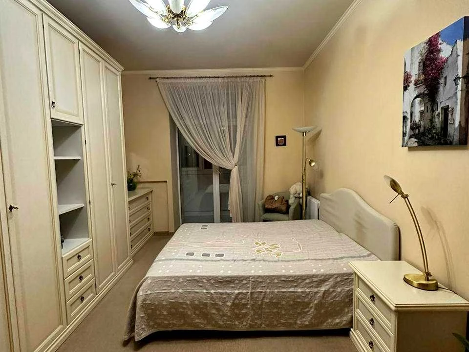Квартира. Дніпро, Архітектора Олега Петрова вул. (Чернишевсь