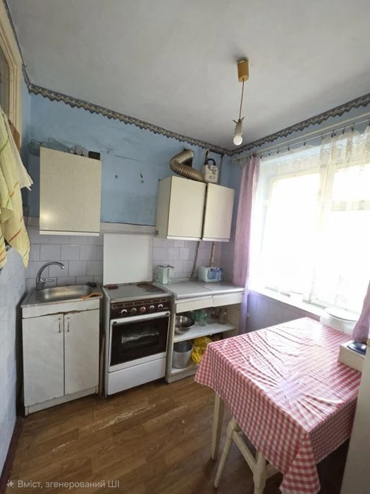 Продаж двохкімнатної квартири в цегляному будинку.