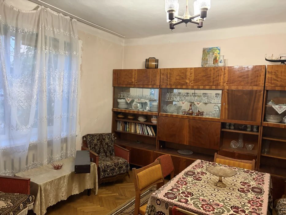 Продається 2- поверховий будинок в місті Ужгород