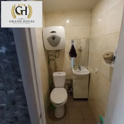 Продам 1 кімнатну квартиру - студію на вул. Незалежності