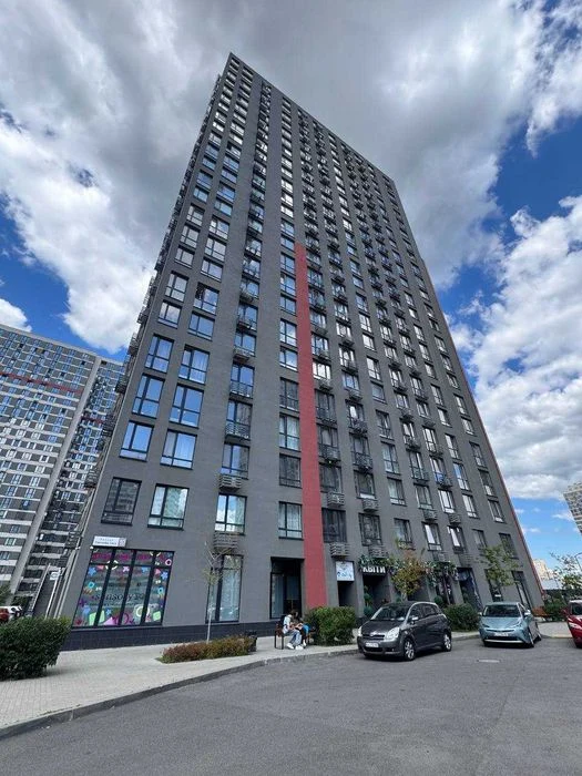 Однокімнатна квартира-студія в ЖК Варшавський Плюс, поверх 1