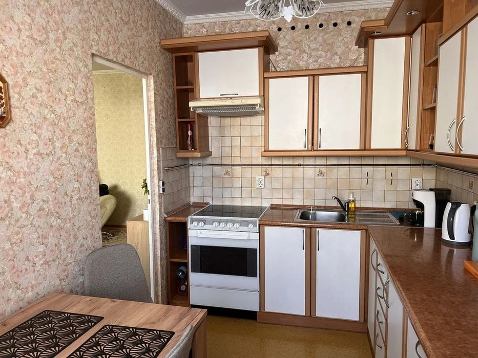 Продається 2 кімнатна квартира в Пасічній