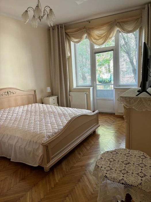Продаж 2 кім з ремонтом в Залізничному районі