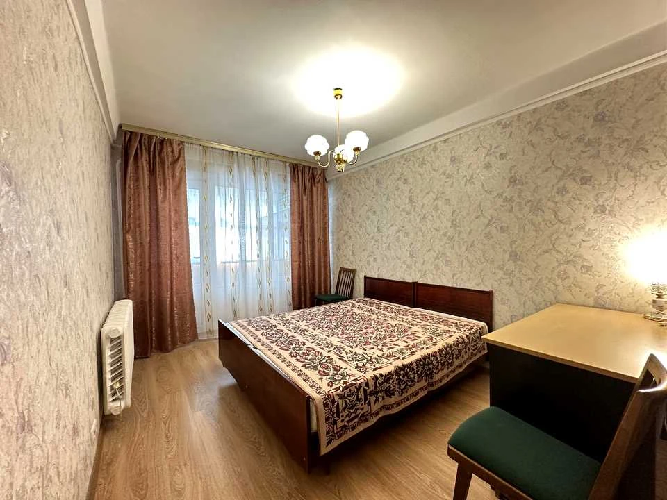 Квартира. Київ, Празька вул.