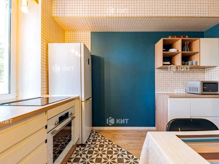 Apartment. Kharkiv, Machinistov St.