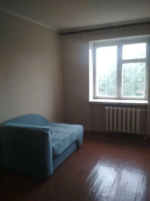 Продаю терміново 2к. кв. ХТЗ, метро Індустріальна.