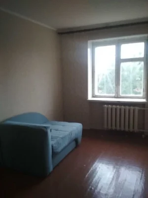 Продаю терміново 2к. кв. ХТЗ, метро Індустріальна.