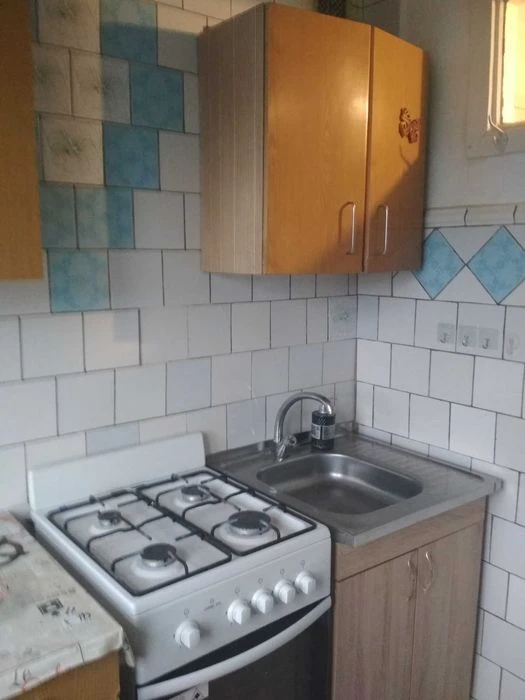 Продаю терміново 2к. кв. ХТЗ, метро Індустріальна.