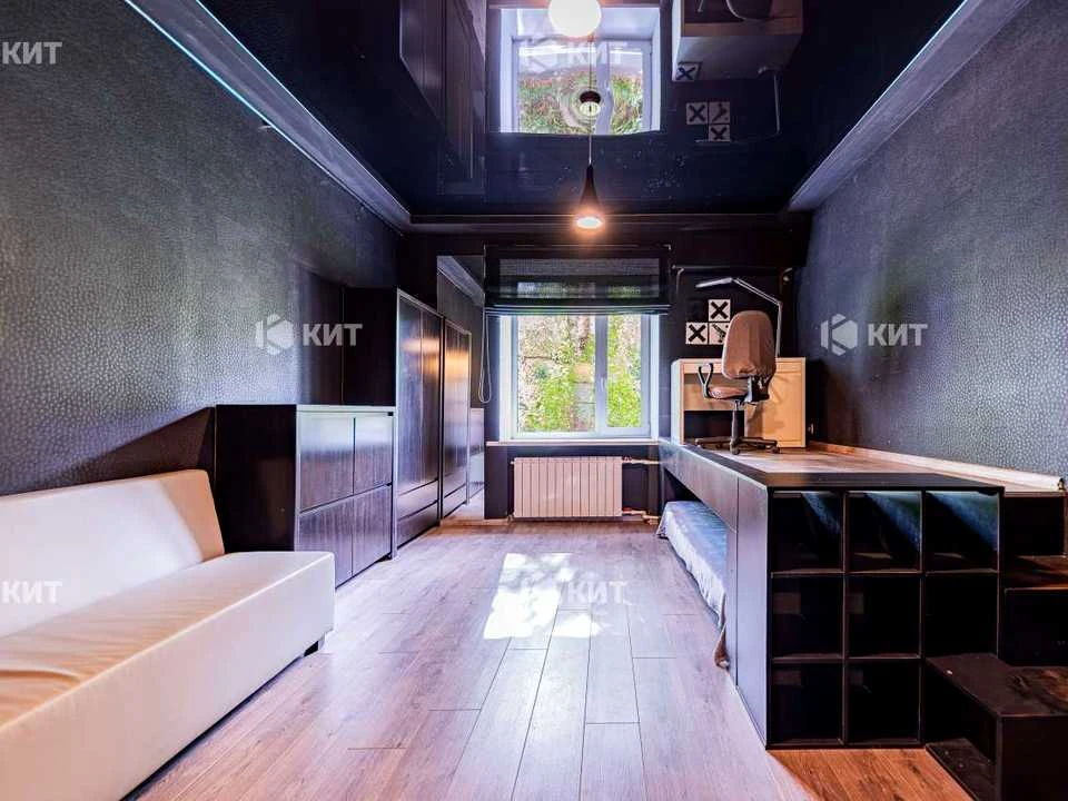 Apartment. Kharkiv, Machinistov St.
