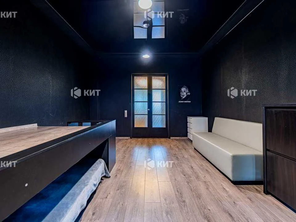 Apartment. Kharkiv, Machinistov St.