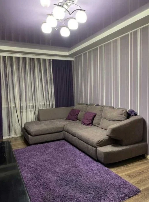 Продам 3 кімнатну квартиру в Слобідському районі.