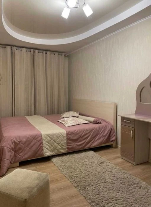 Продам 3 кімнатну квартиру в Слобідському районі.