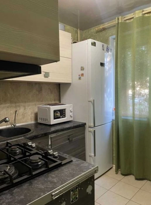 Продам 3 кімнатну квартиру в Слобідському районі.