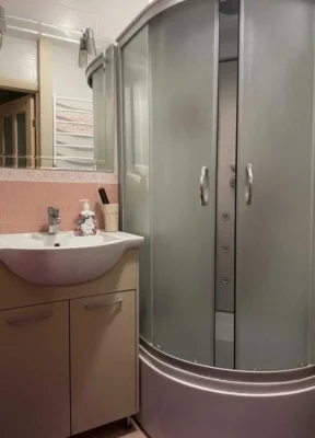 Продам 3 кімнатну квартиру в Слобідському районі.