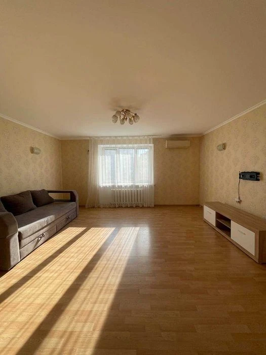 Продам 3-х комнатную квартиру в газовом кирпичном доме. Идеа