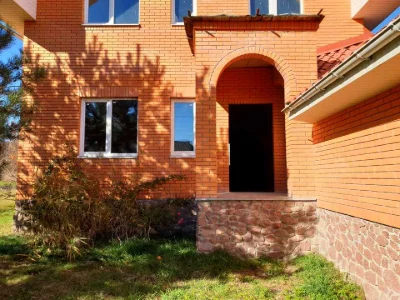 Будинок. Житомир, Скульптора Олішкевича вул.