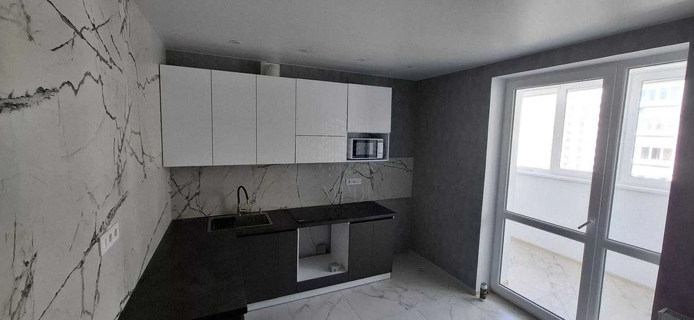 Продам 1к кв новострой с ремонтом ЖК Сказка, метро Холодная