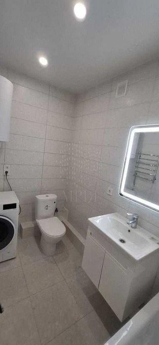 Продам 1к кв новострой с ремонтом ЖК Сказка, метро Холодная