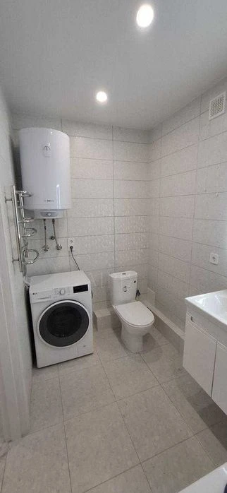 Продам 1к кв новострой с ремонтом ЖК Сказка, метро Холодная
