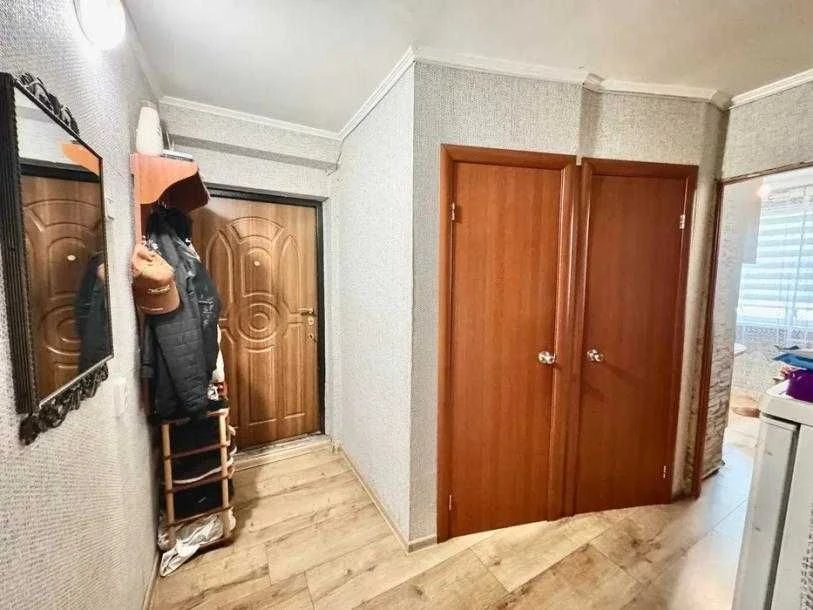 Продаю 2к. кв. з окремими кімнатами м.Індустріальна 10 хвили