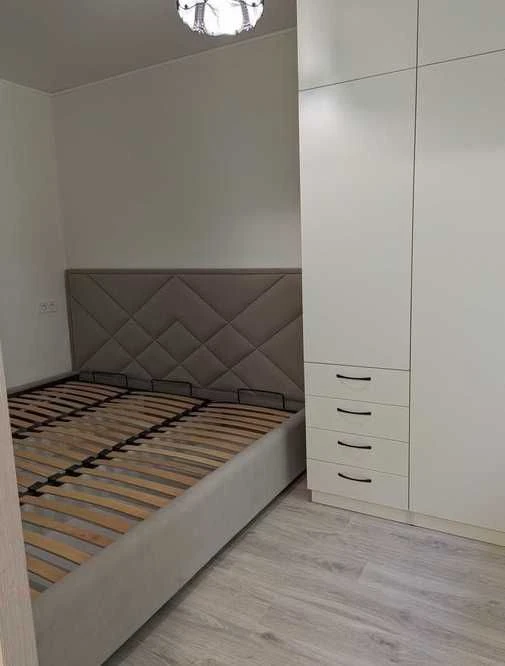 Продам 3комн.квартиру проспект Науки,Отакара Яроша.метро Бот
