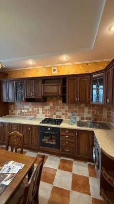 Продаж 3-кімнатної квартири з ремонтом в новобудові ВУЛ. НЕЗ