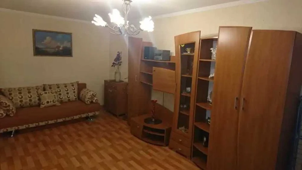 Продам 1к Богдана Хмельницкого .Артема