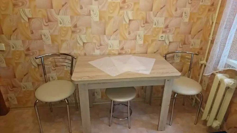 Продам 1к Богдана Хмельницкого .Артема