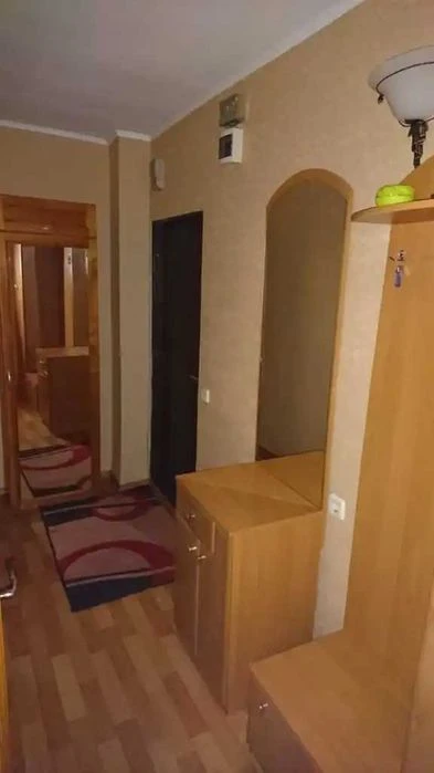 Продам 1к Богдана Хмельницкого .Артема