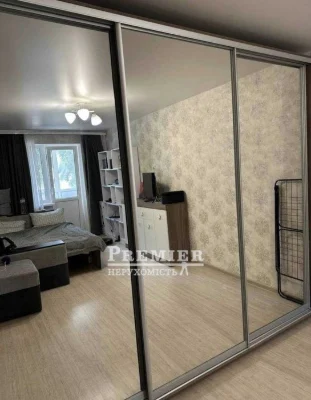1-кімнатна квартира на Фонтанській дорозі — капремонт, меблі