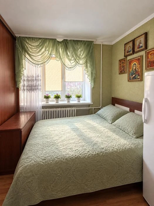 Продам 1 кім на Безручка