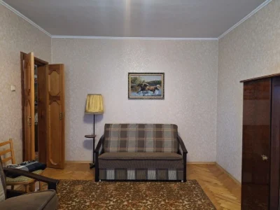 3-room apartment 73 m on Virmenskaya 11 m. Boryspilska and m. Vy