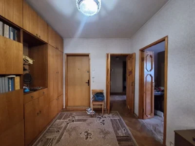 3-room apartment 73 m on Virmenskaya 11 m. Boryspilska and m. Vy