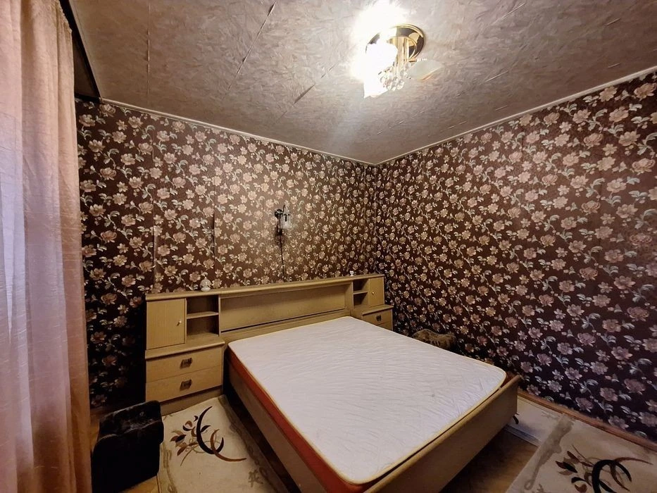 3-room apartment 73 m on Virmenskaya 11 m. Boryspilska and m. Vy