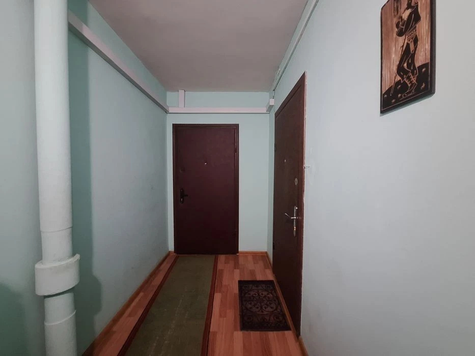 3-room apartment 73 m on Virmenskaya 11 m. Boryspilska and m. Vy