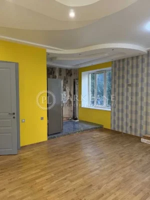 продаж Лабораторний провулок 24 Сталінка  метро Печерськ Цен