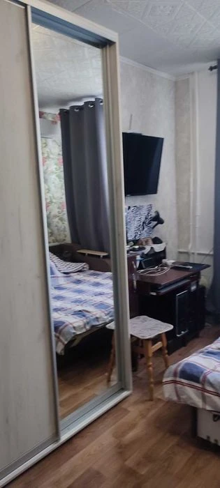 Продається кімната у гуртожитку на Алмазному