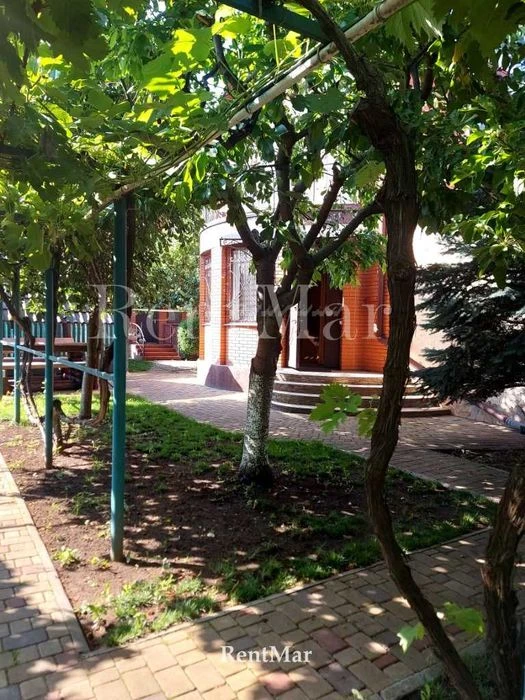 Добротный дом 232 м 5.3 сотки Дача Ковалевского.