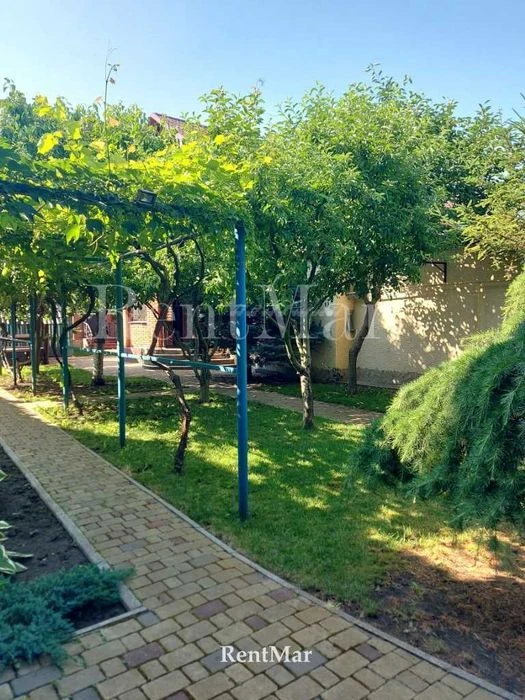 Добротный дом 232 м 5.3 сотки Дача Ковалевского.